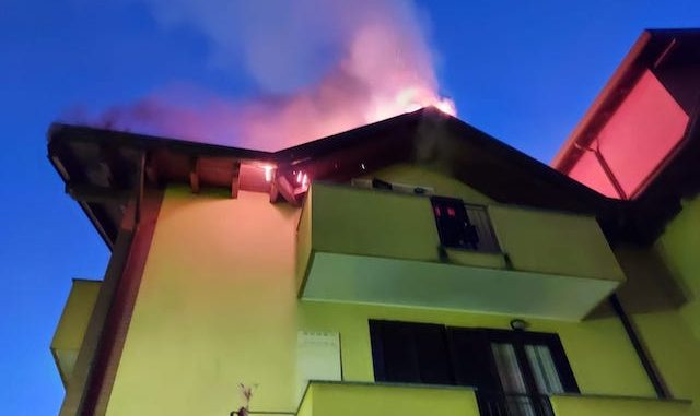 Cardano al campo incendio abitazione