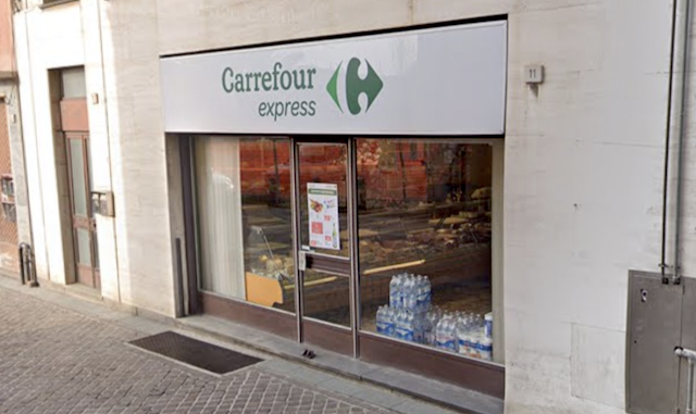 Cassano Magnago Carrefour chiude