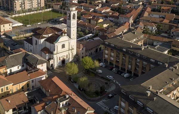 vanzaghello piazza lavori supermercato