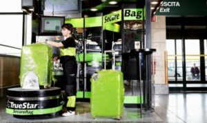 Malpensa avvolgimento bagagli lavoratori
