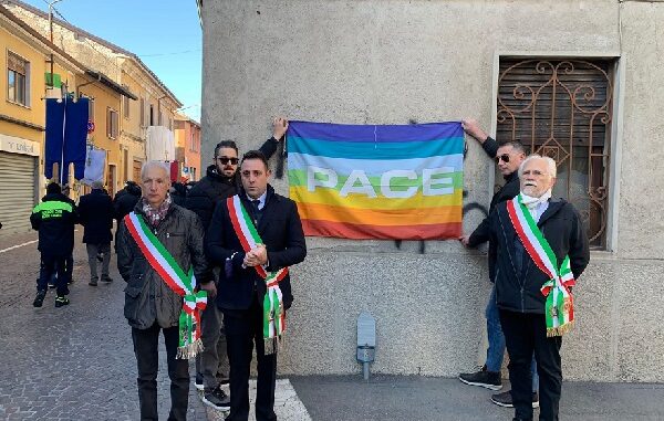castanoprimo scritte pace fiano