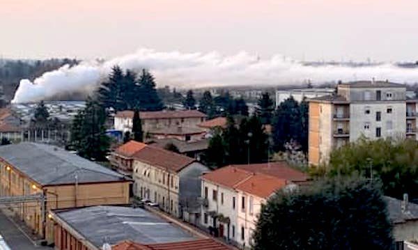 gallarate odore incendio azienda
