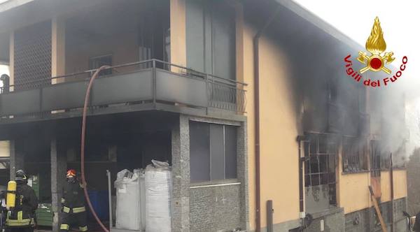 Morazzone incendio ditta plastica
