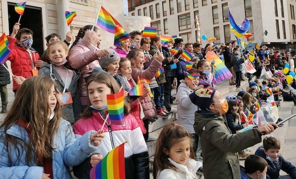 Gallarate manifestazione pace bambini