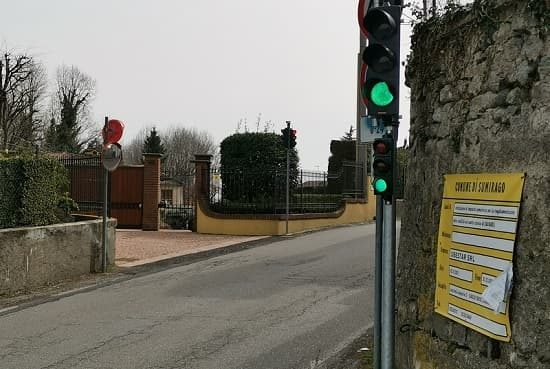 caidate semafori senso unico