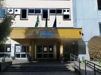 gallarate liceo insulti studente
