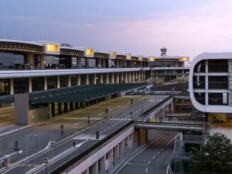 malpensa partenze tenta suicidio