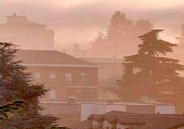 gallarate odore incendio azienda
