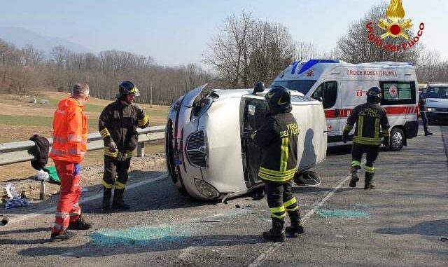 travedona incidente fuori strada