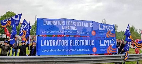 Solbiate caserma manifestazione guerra