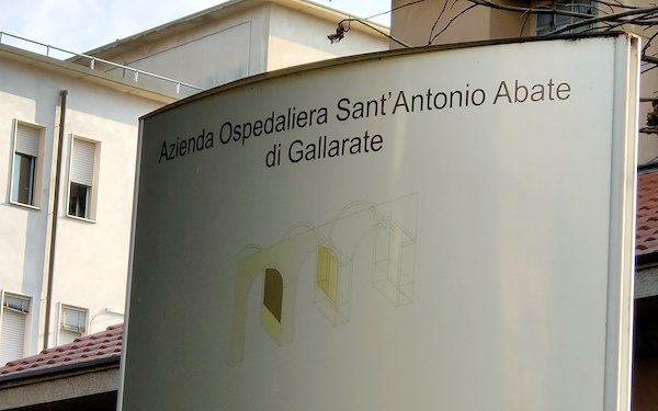 Gallarate ospedale dimissioni porfido