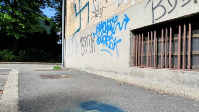 gallarate svastica pietra inciampo