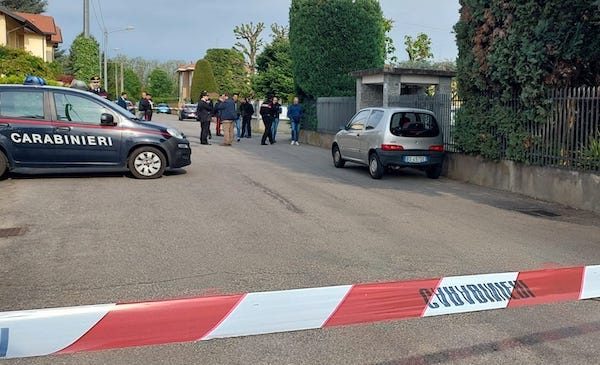omicidio moglie figlia Samarate