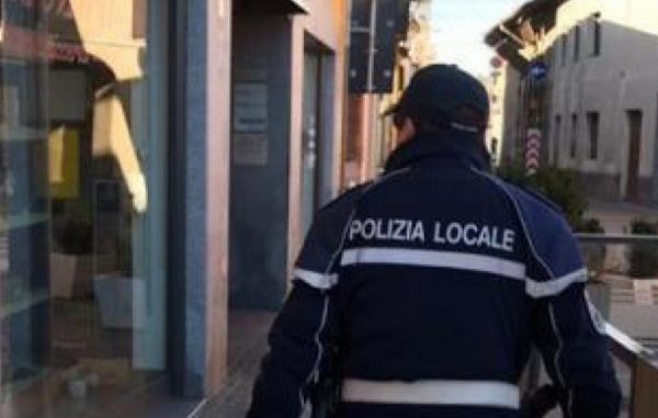 castanoprimo polizialocale vandali spray