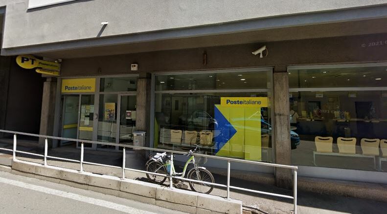 somma lombardo poste italiane