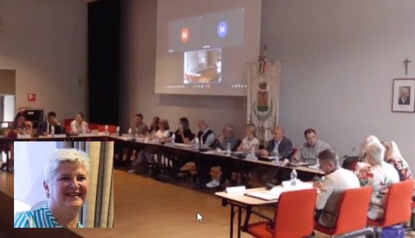 Cardano lega croci partigiani