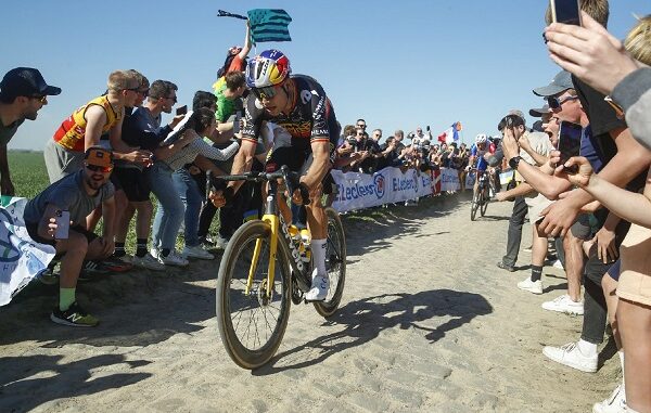 ciclismo van aert tour