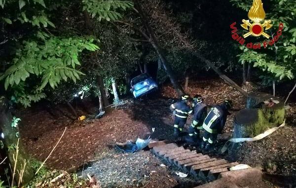 agra incidente auto scarpata