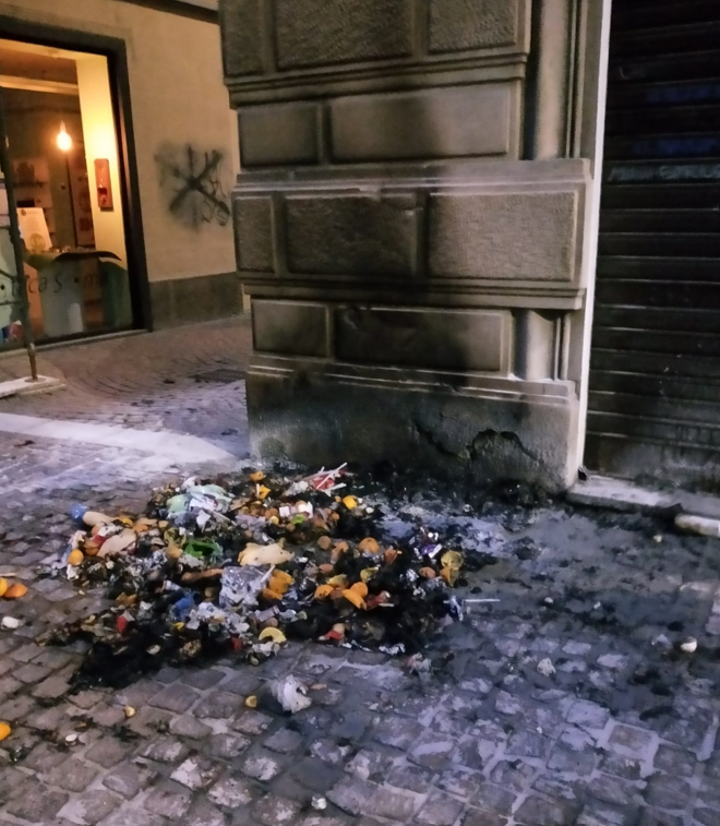 gallarate rifiuti abbandonati incendiati