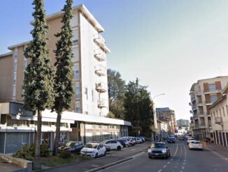 gallarate anziana accoltellata figlio