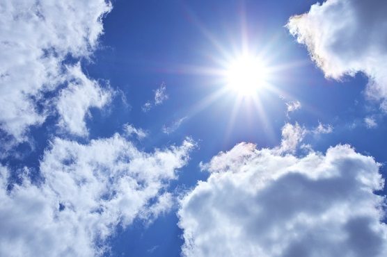 sole monti nubi rovesci