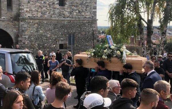 turbigo funerali giovane lutto