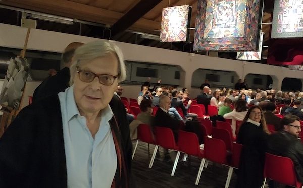 Gallarate sgarbi ministro Berlusconi