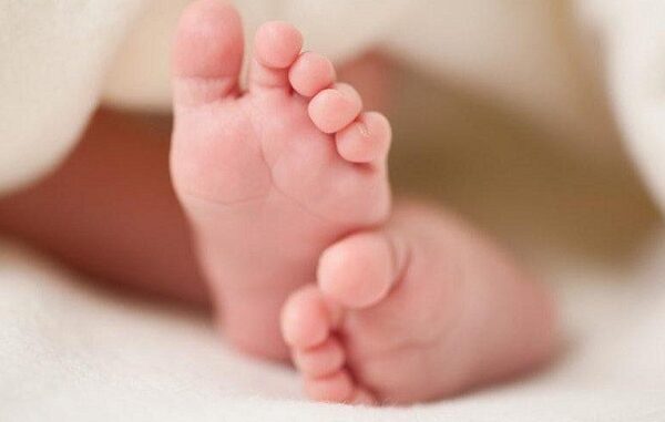 bambina arresto picchiata
