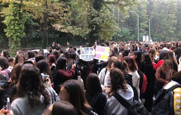 tradate scuola sciopero montale