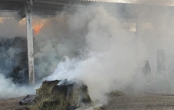inveruno incendio cascina vigilidelfuoco