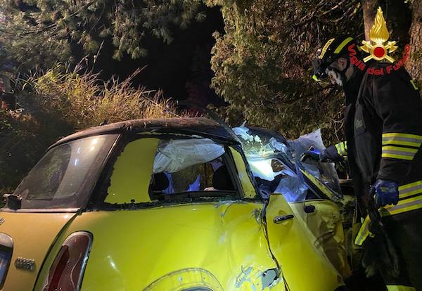 Luino colmegna auto fuoristrada