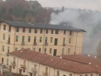 Somma lombardo incendio palazzo