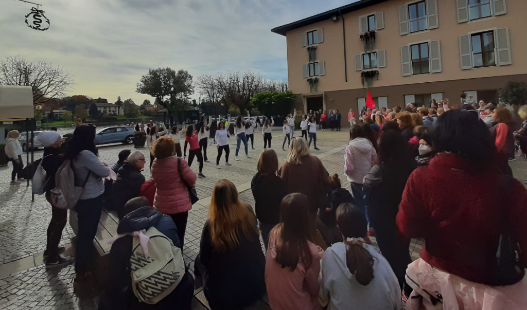 sesto camminata rosa successo