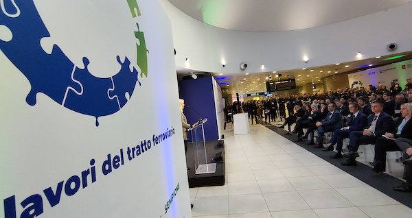 Malpensa ferrovia gallarate cerimonia