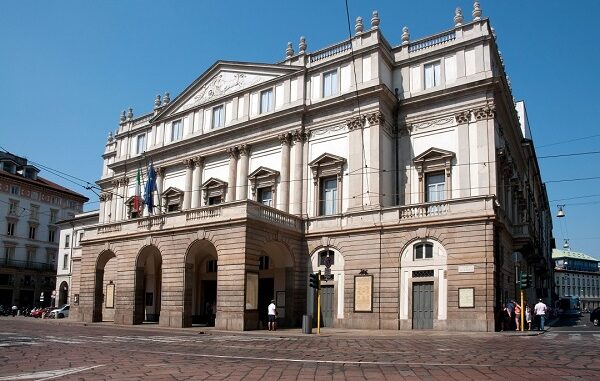 milano scala vernice
