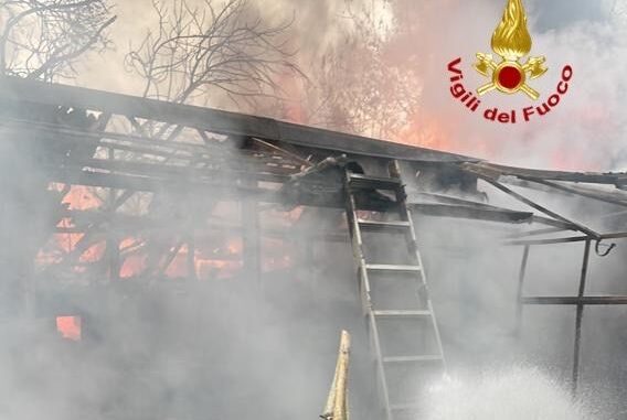 abbiategrasso incendio vittima vigilidelfuoco
