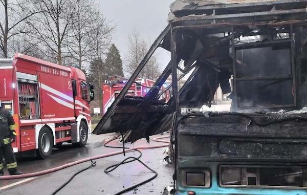 Varese paninaro incendio raccolta fondi