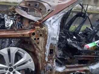 Cardano auto bruciata Colombo