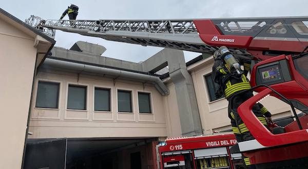 incendio la tipografica varese