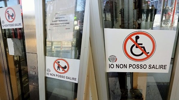 gallarate stazione disabili casapound