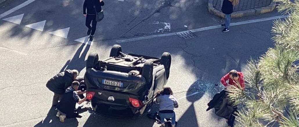 Gallarate incidente ribaltamento arnate
