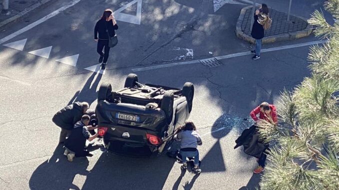 Gallarate incidente ribaltamento arnate