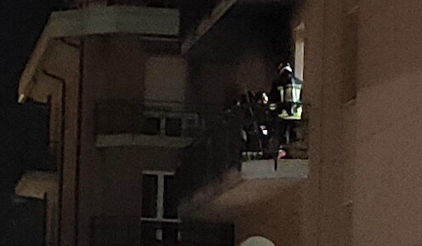 Sesto calende incendio condominio