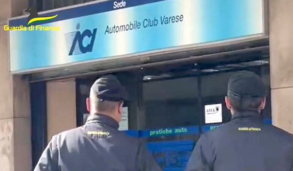 Varese truffa trapasso auto