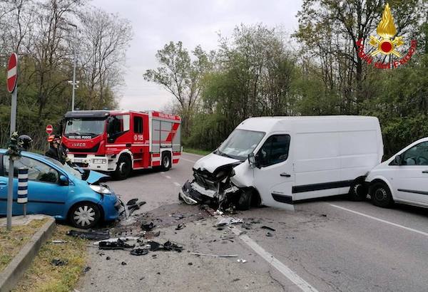 Lonate incidente benzinaio