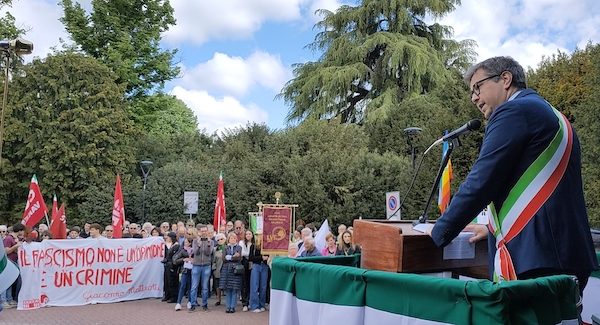 Gallarate 25 aprile cassani contestazione