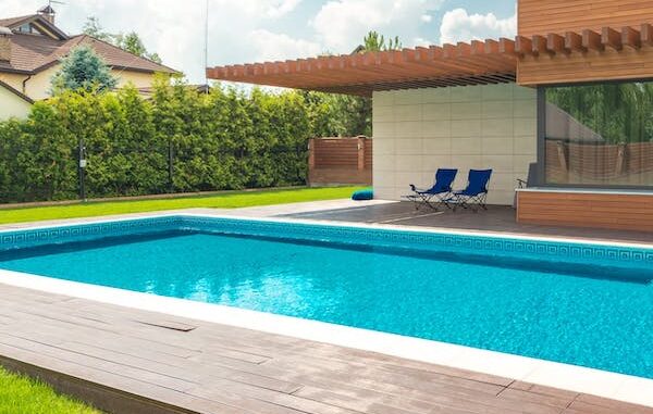 Varese permesso riempimento piscine