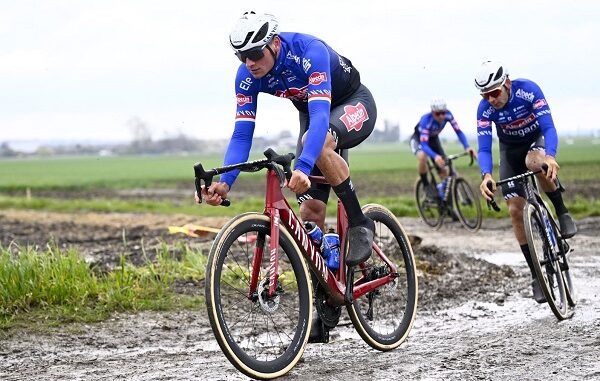 ciclismo parigi roubaix