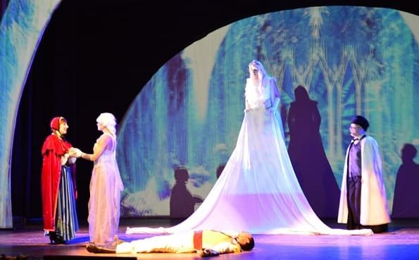 varese musical regina ghiacci 01