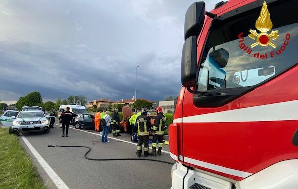 parabiago a8 incidenti vigilidelfuoco